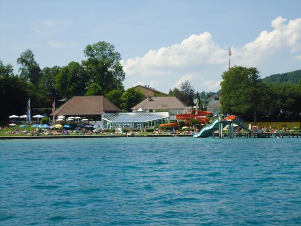 Erlebnisbad Attersee, Blick vom See
