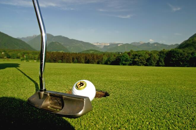 schläger mit Ball.JPG