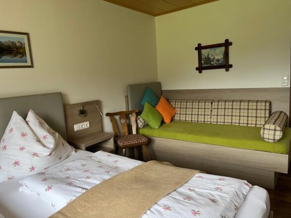 Doppelzimmer mit Zustellbett