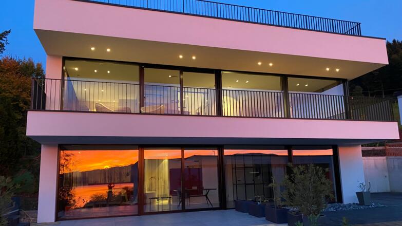 Orange lounge Weyregg am Attersee