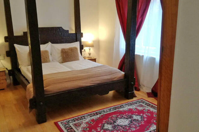 Himmelbett, Fenix Hall