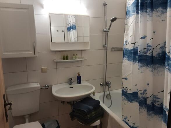 Apartment Bergidylle, Badezimmer mit Toilette