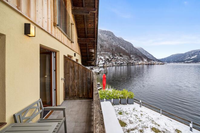 Blick vom Balkon auf den Hallstättersee