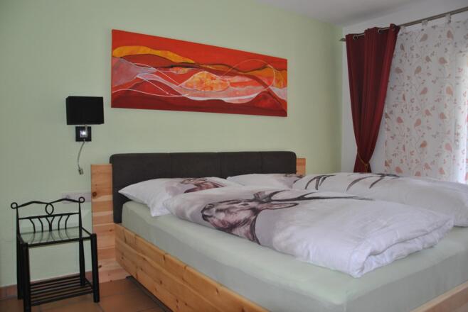 Schlafzimmer 1