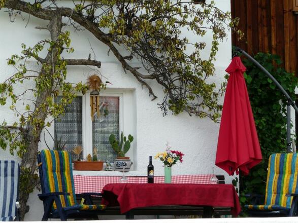 Terrasse unter dem Haus