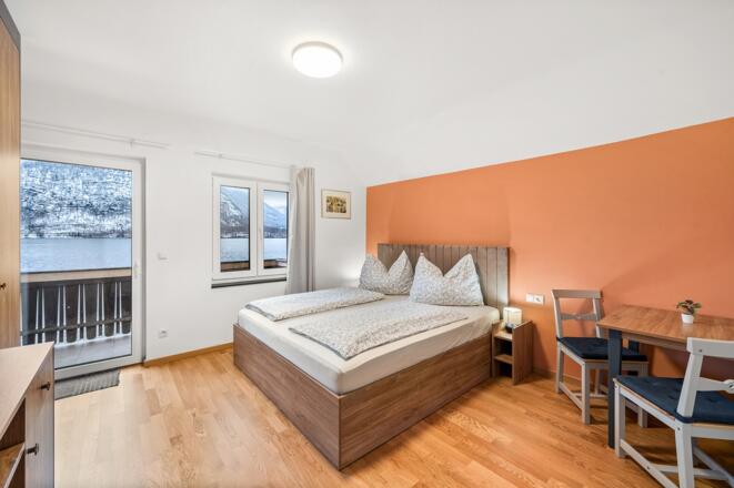 Zimmer mit Doppelbett in Hallstatt Seelände