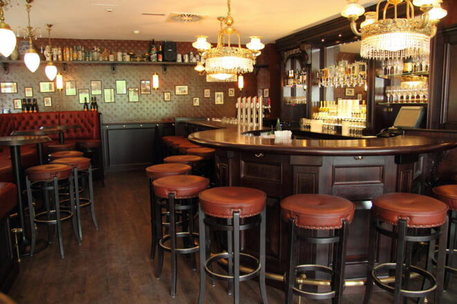 Resort Bar