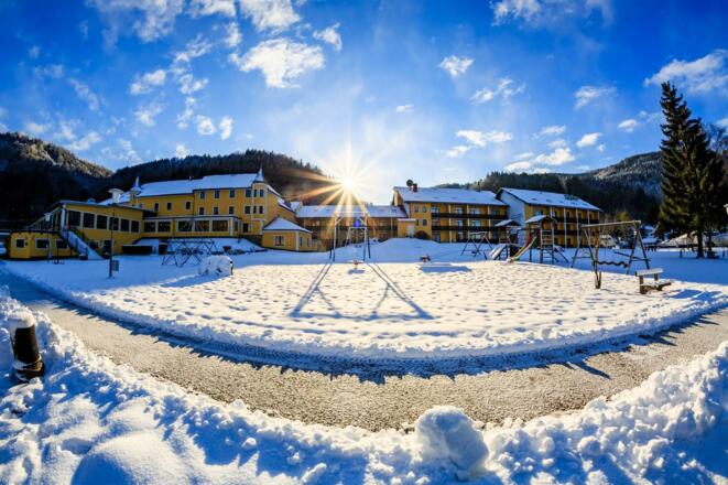 unser Hotel im Winter