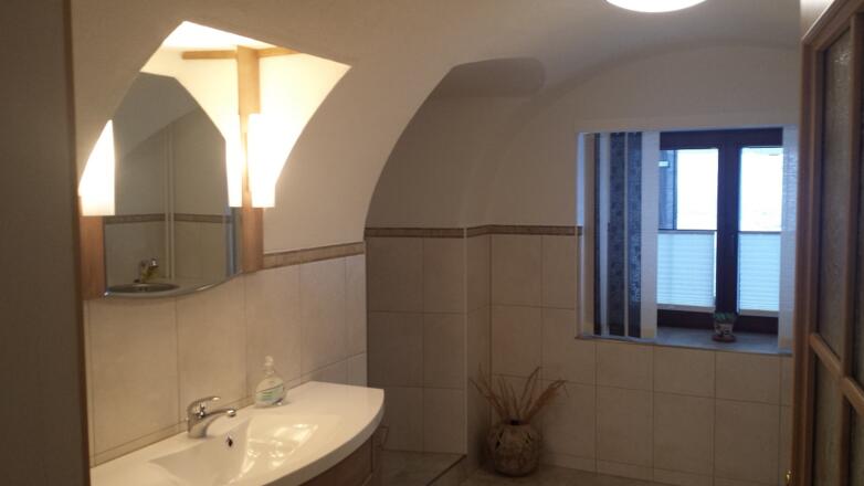 Badezimmer in der Ferienwohnung im Haus 66