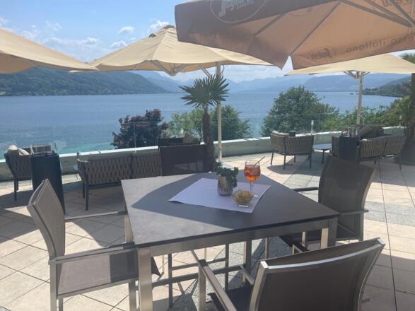 Terrasse direkt am See