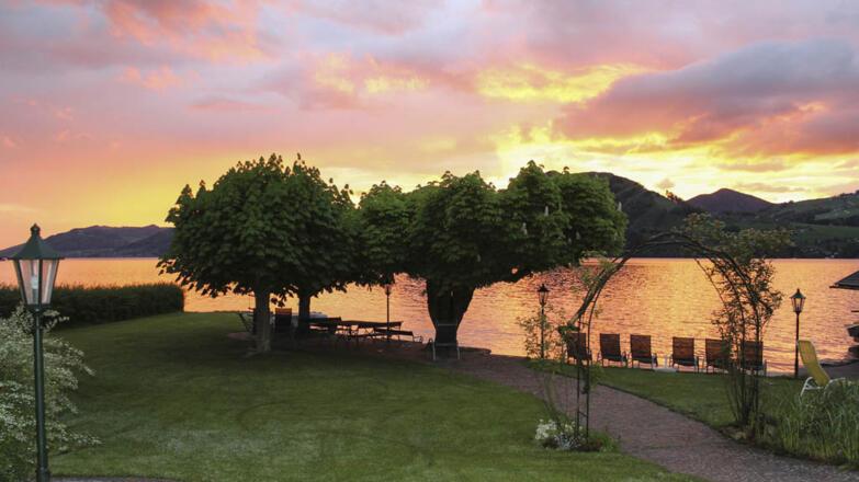 Seegasthof Stadler, Unterach am Attersee, Garten beim See