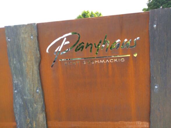 Panyhaus Schild
