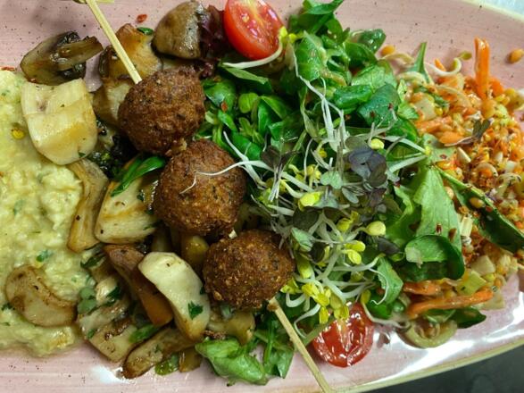 Veganes Gericht im Restaurant \"Die Röhre\"