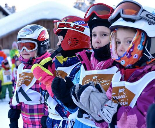Ski- und Snowboardkurse für Kinder