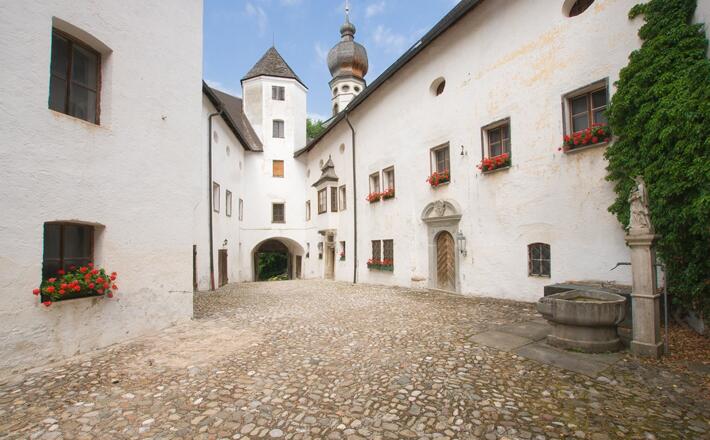 Kloster Höglwörth Innenhof