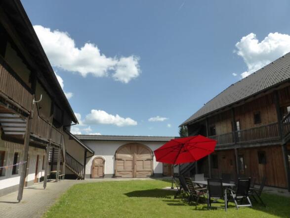 Gemütlichkeit im Innenhof