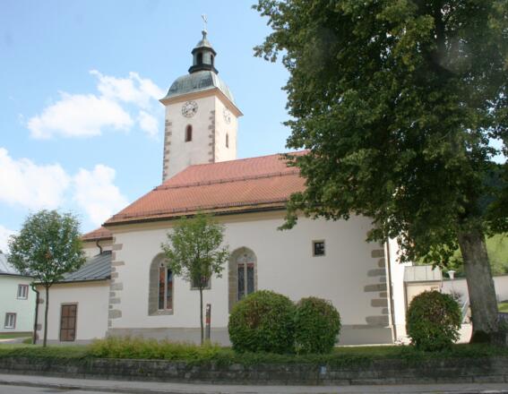 Pfaarkirche Pierbach.jpg