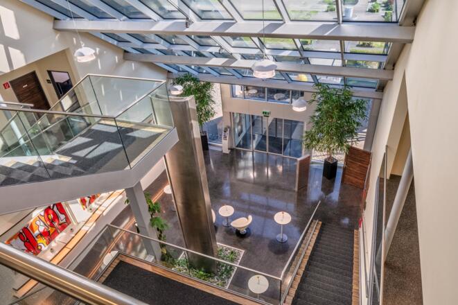 Uebex Foyer