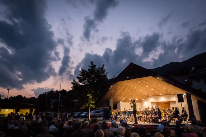 Musikpavillion_Unterach_Abend