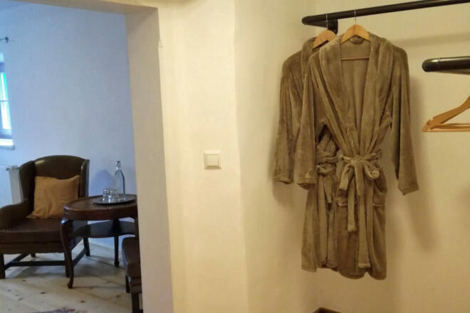 Einbau Kleiderschrank mit Bademäntel