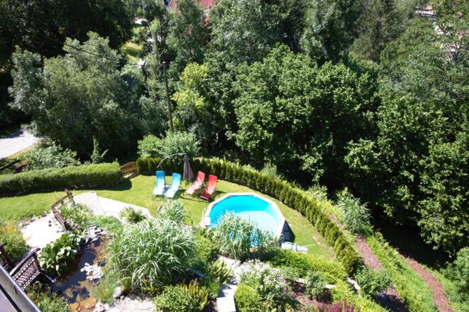Pool mit Liegewiese
