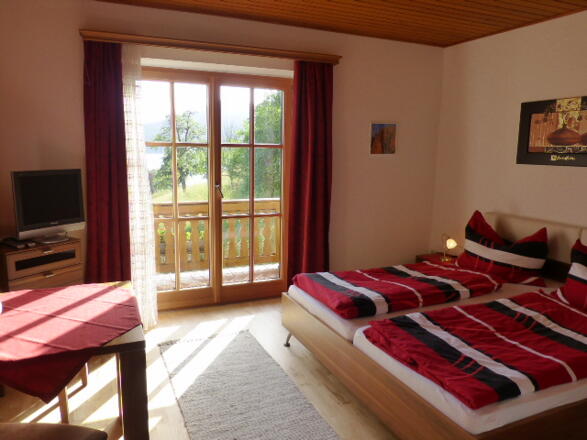 Doppelzimmer mit Balkon Haus Gertraud Reichl Steinbach am Attersee