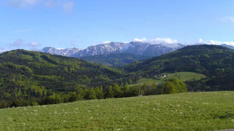 Aussicht auf die Berge Claudia tour
