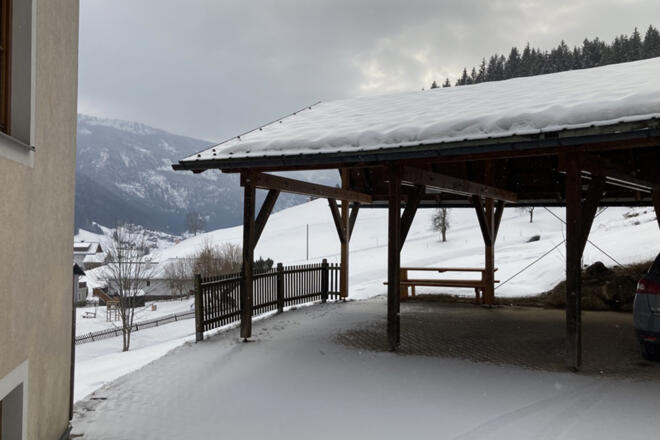 Carport Haus Wehrenfennig in Gosau im Winter