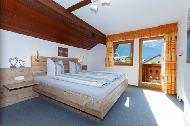 Ferienwohnung 1- Schlafzimmer mit Balkon