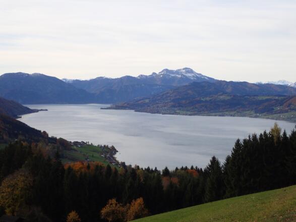 Attersee und Schafberg, ganz rechts der Hohe Göll