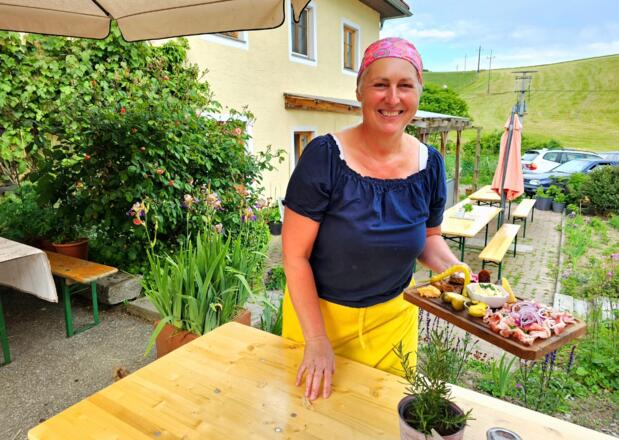 Eve von der Buschenschank Seppnhiaslhof