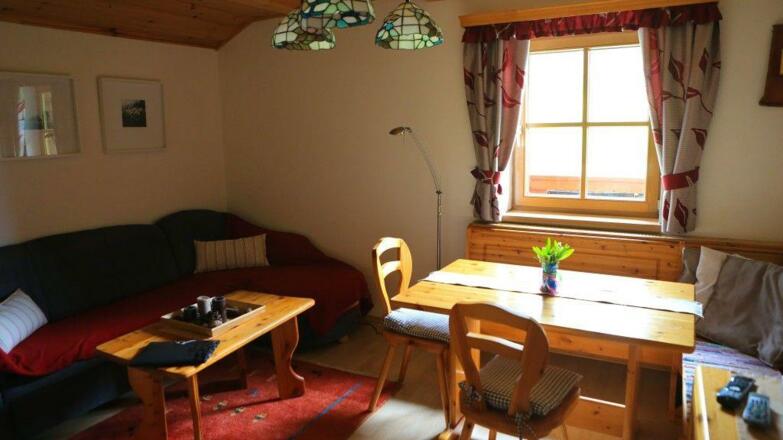 Zimmer mit Seeblick im Sommer