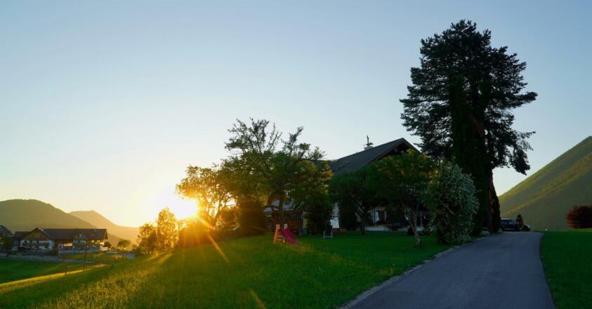 Sonnenuntergang am Hof