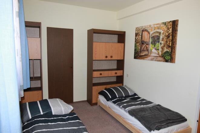 Schlafzimmer 4 für 1, 1+1 oder 2 Personen