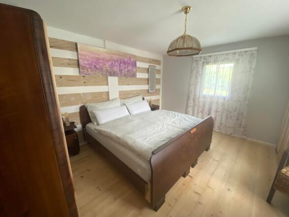 Schlafzimmer 1