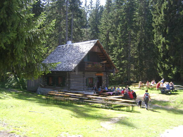 Almhutte Löckernmoos