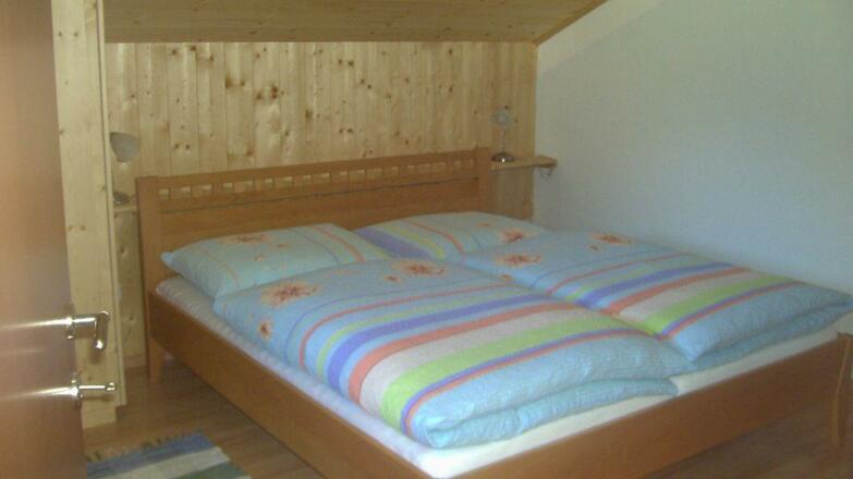 Schlafzimmer 2