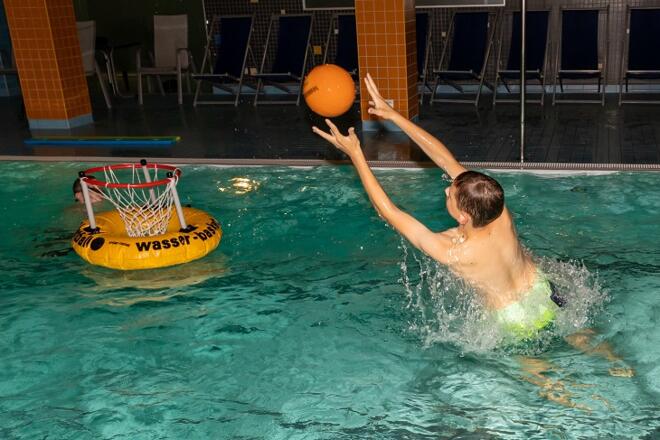 Hallenbad_Sauna_Sandl