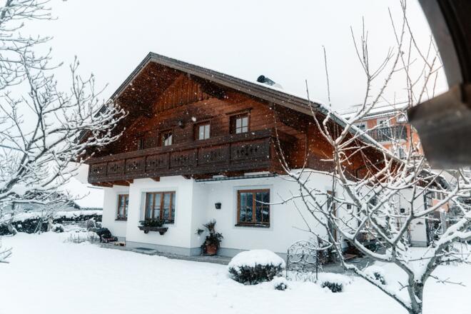 Doppelbettzimmer A - TV - Ferienwohnung Anni's Ausblick in Bad Goisern