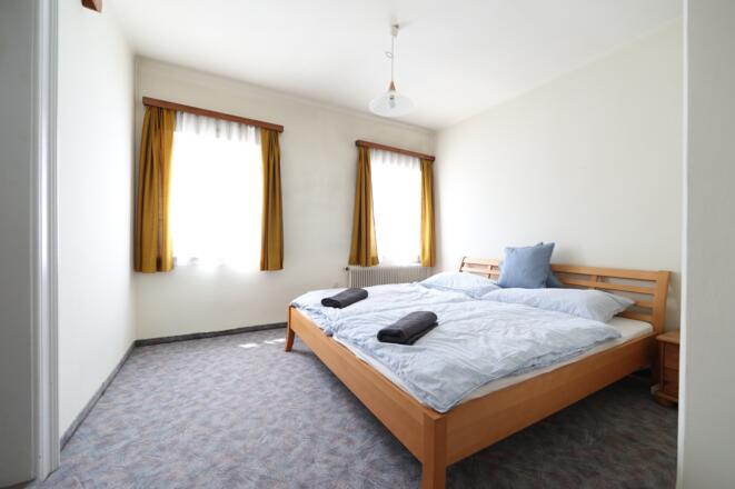 Schlafzimmer 1