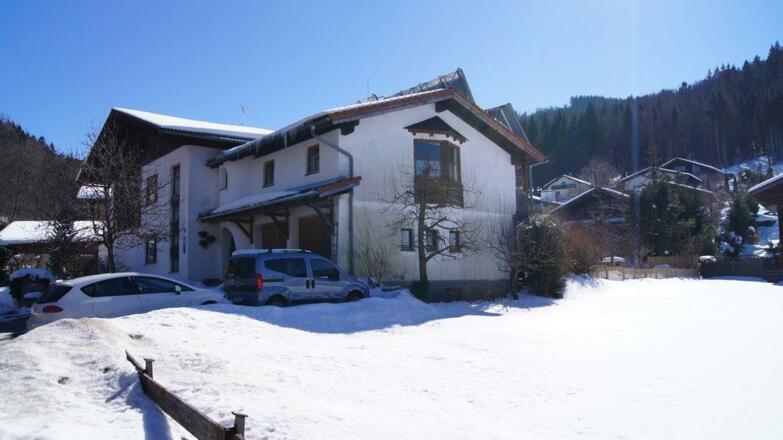 Aussenansicht im Winter 2