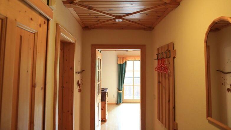 Zimmer mit Seeblick im Sommer