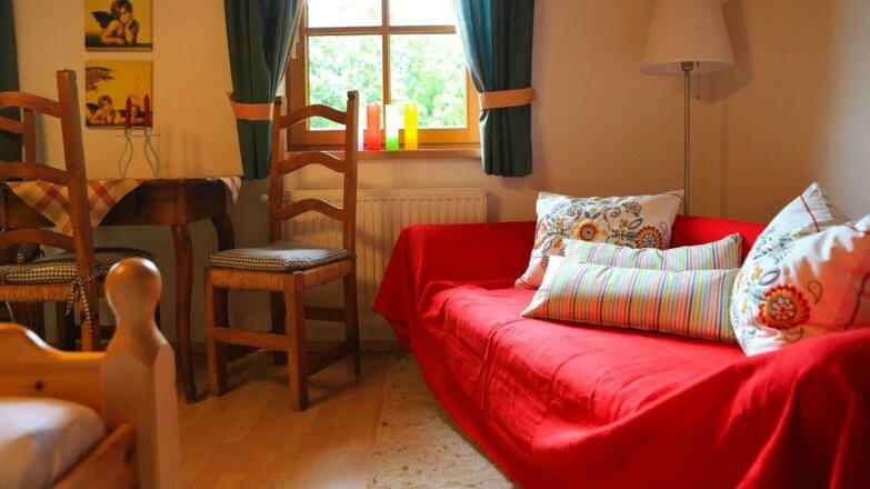 Zimmer mit Seeblick im Sommer