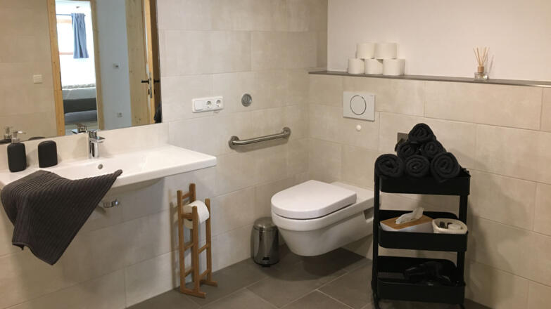 Badezimmer Ferienwohnung Stoablick