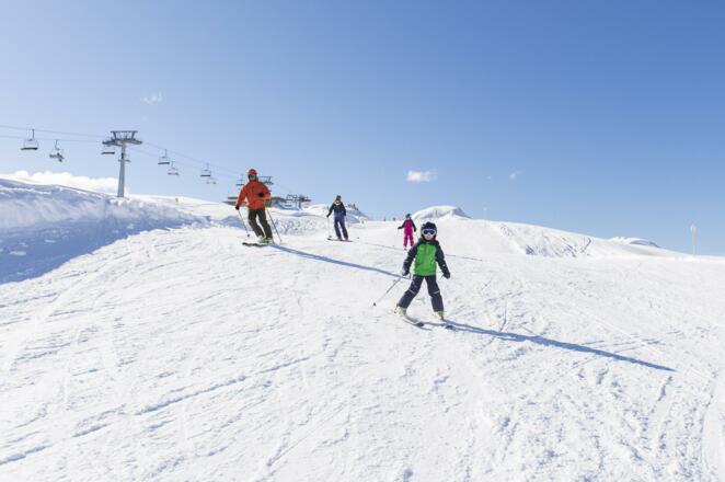 SkispaÃŸ fÃ¼r Klein und GroÃŸ im Familienskigebiet