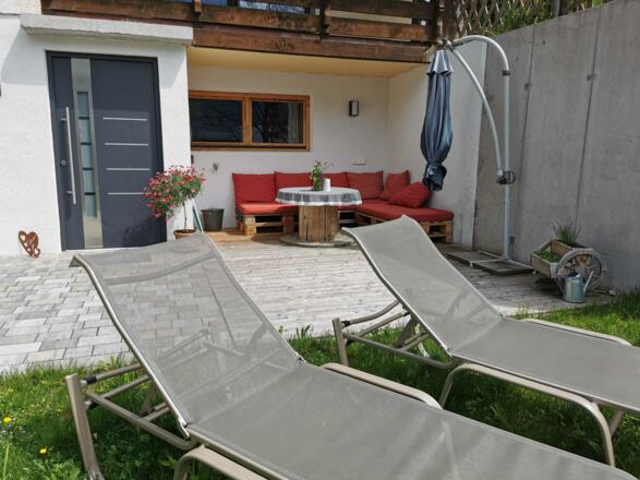 Sonnenliegen im Garten