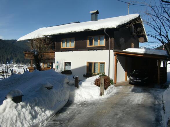 Hauszufahrt Gästehaus Schmaranzer