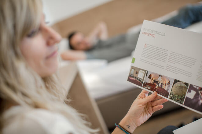 Schloss_Weinberg_Zimmer_Imagebroschüre_Kurt_Hörbst