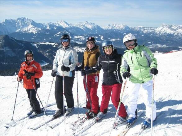 Skifahrer im Skigebiet Hintersee-Gaissau