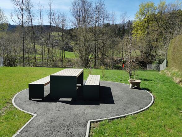 Gemeinsamer Garten mit Bergblick